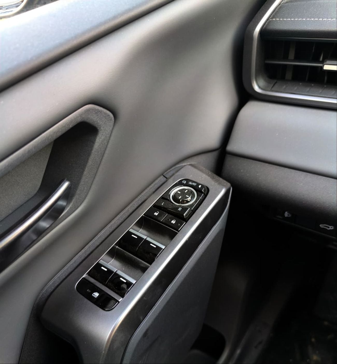 تويوتا راف ٤ XLE 2.0L 4WD Full Option 2026
