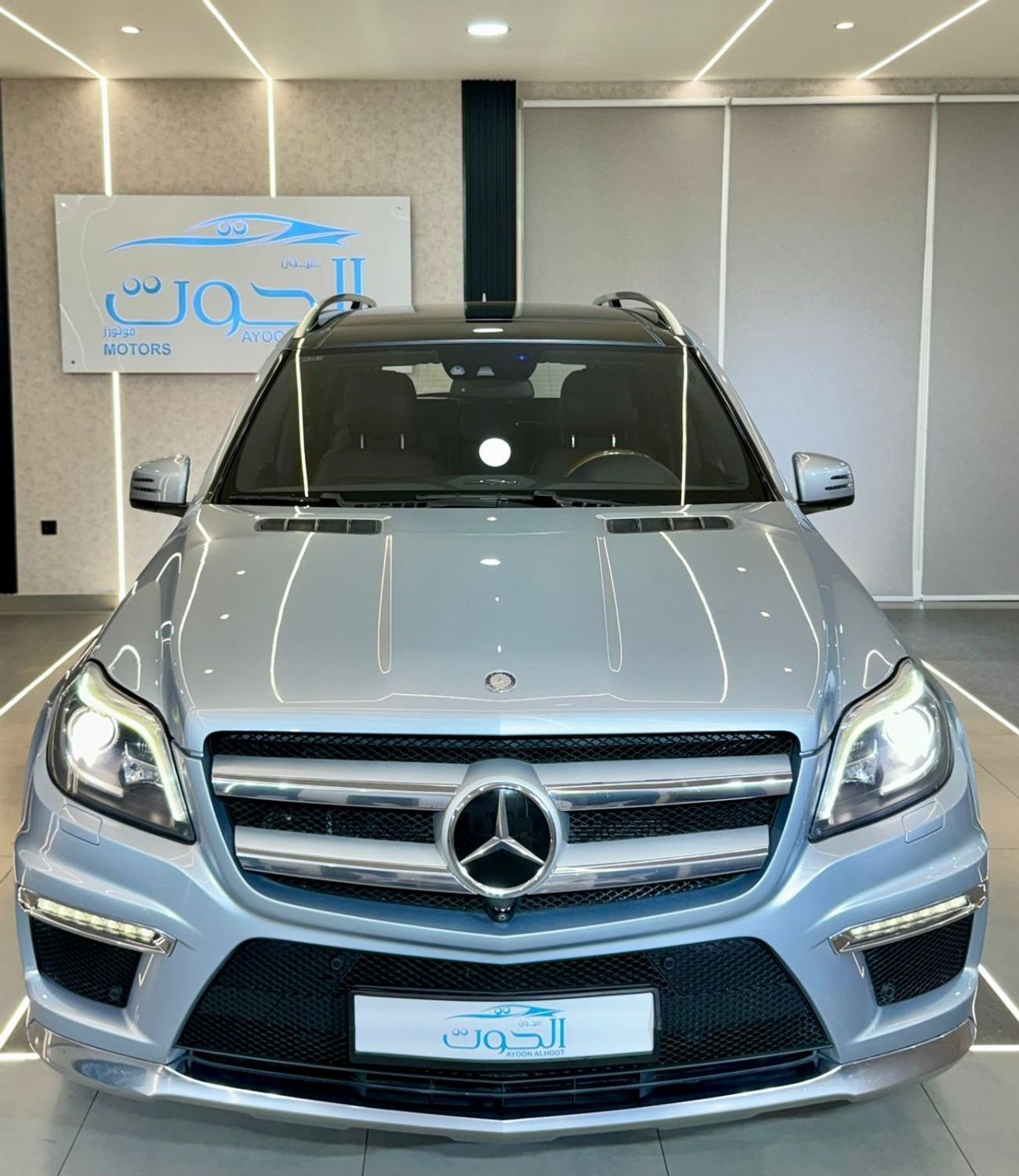 Mercedes-Benz GL 500 Std 4.7L AMG MERCEDES GL500 V8 || GCC || ACCIDENT FREE || AMAZING CONDITION II FULLY LOADED || LOW M