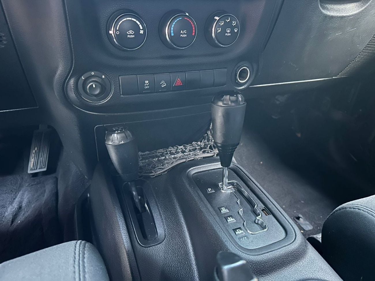 Jeep Wrangler Sport 3.6L A/T