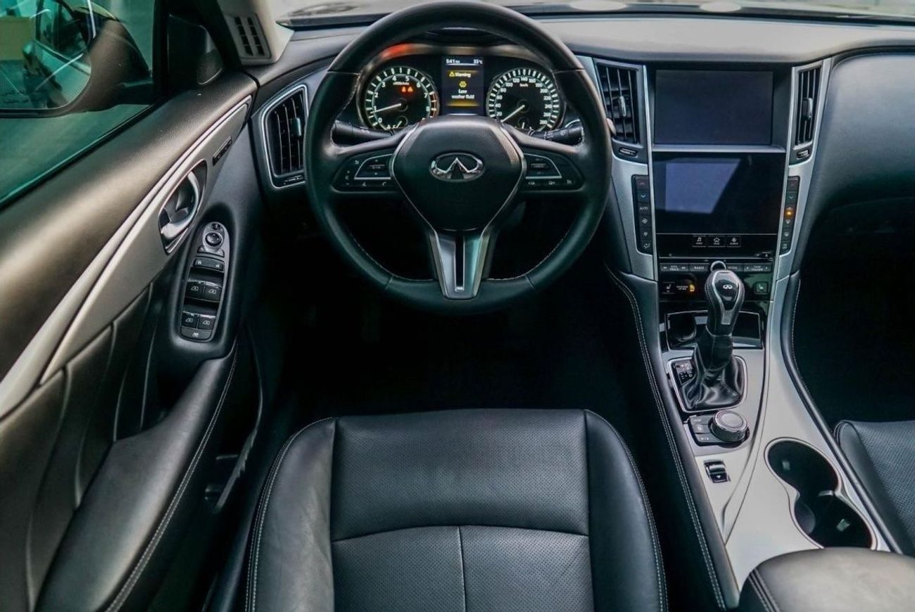 Infiniti Q50 Luxe V37