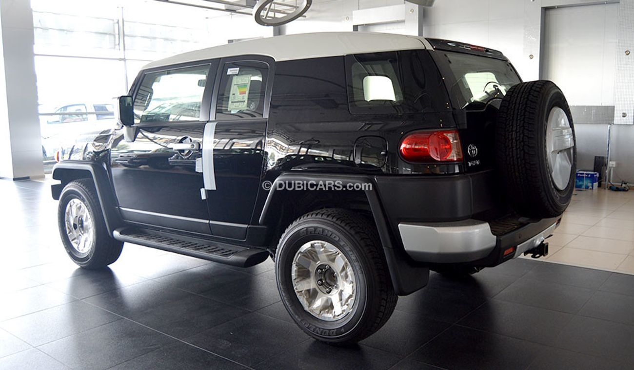 Toyota FJ Cruiser 4.0 V6 WITH JBL SOUND SYSTEM