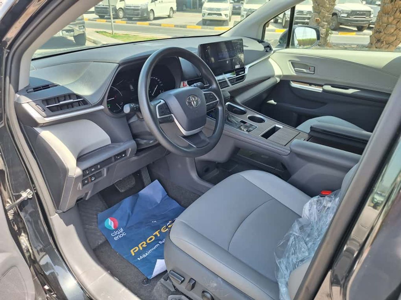 Toyota Granvia TOYOTA GRANVIA 2.5L HYBRID 7 SEATER