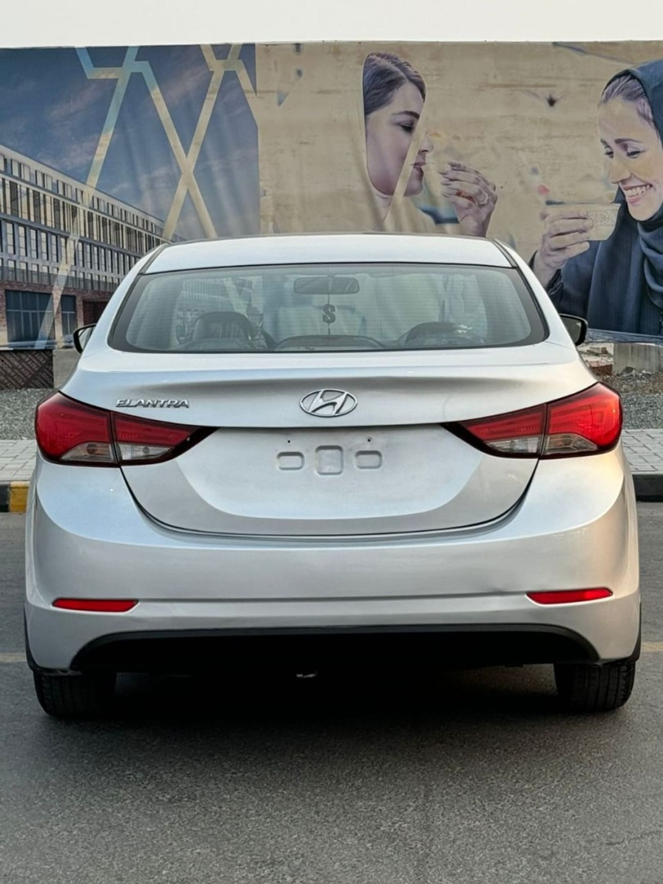 Hyundai Elantra GL High 1.6L In excellent condition and requires no expenses