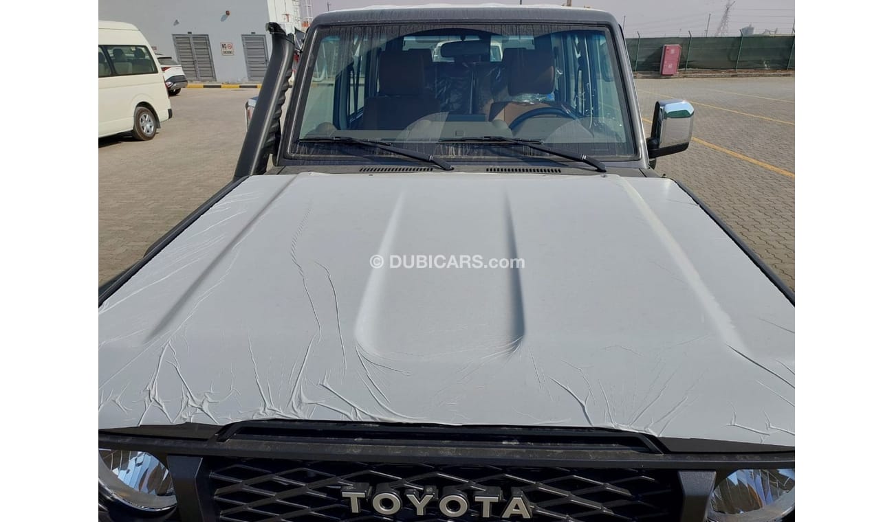 تويوتا لاند كروزر 76 4.0L PETROL 2024YM New Shape