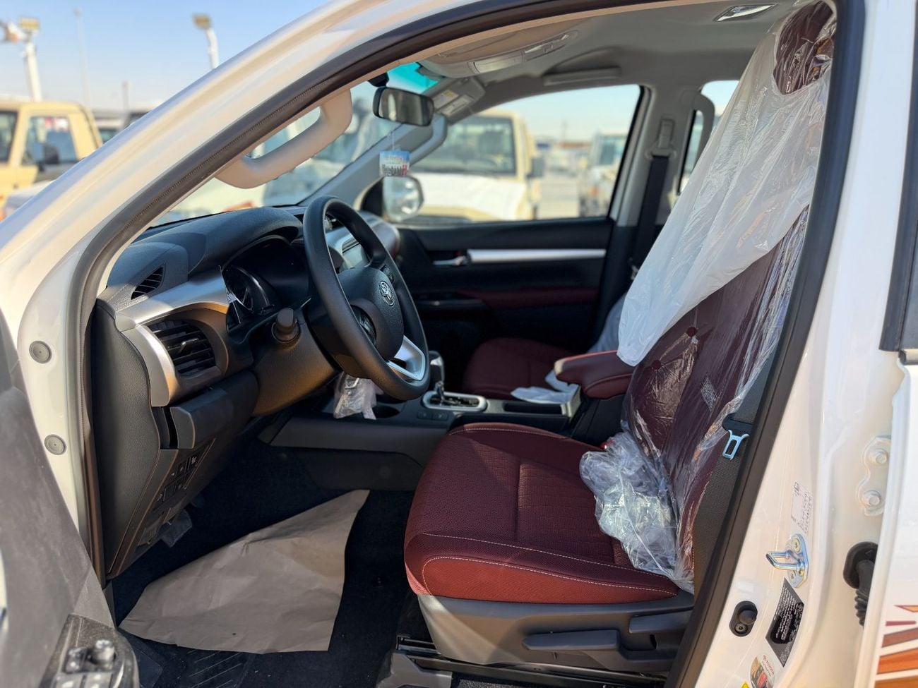 Toyota Hilux SR5 S-GLX D-4D Automatic . Diesel 2.8L 4Cyl