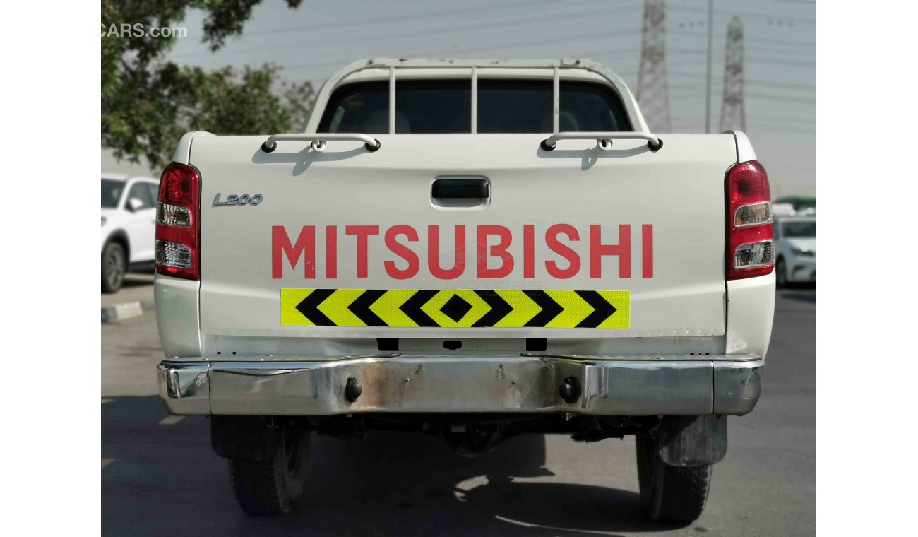 Mitsubishi L200 2.4L 4CY Petrol, 16" Rims, Air Circulation Control, 4WD, Fabric Seats, Xenon Headlights (LOT # 9138)