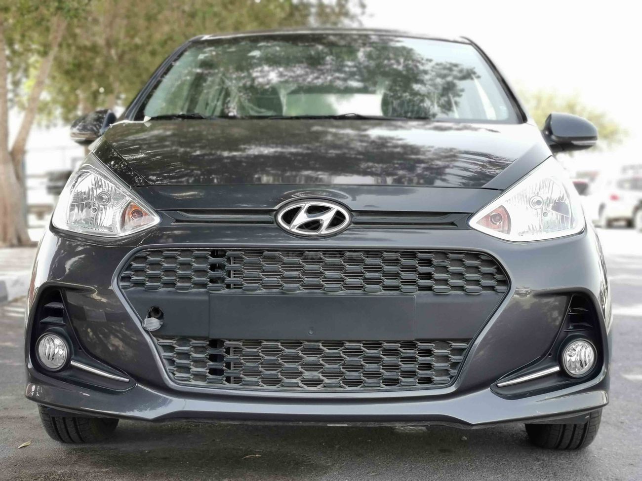 Hyundai Grand i10 1.2L, 14" Tyre, Xenon Headlights, Fabric Seats, Air Recirculation Control, Remote Key (CODE # HGI03)