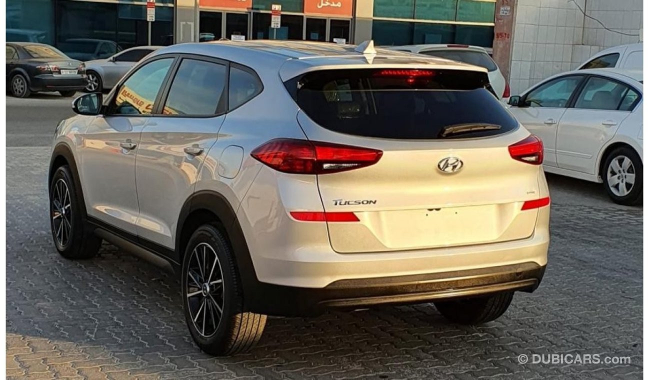 Hyundai Tucson SE - Full Option