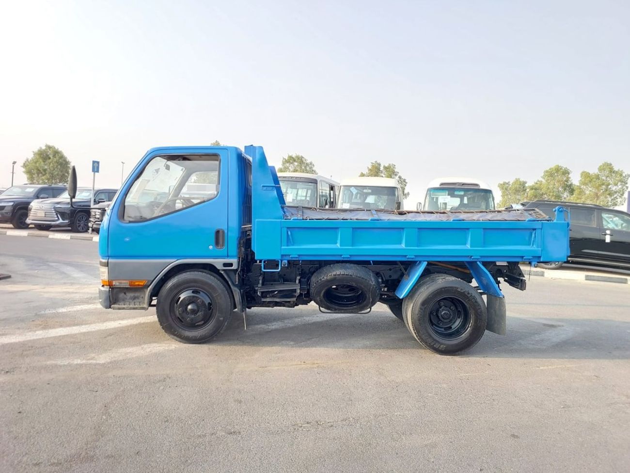 Mitsubishi Fuso Canter MITSUBISHI CANTER DUMPER TRUCK RHD 1995 MODEL 4.6 L DIESEL MANUAL(PM00305)