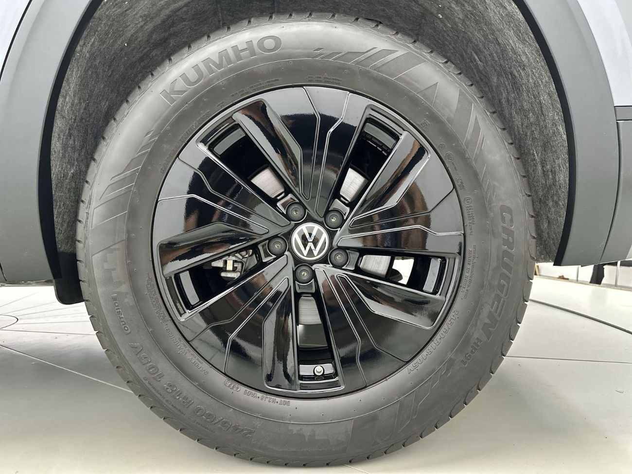فولكس واجن تيرامونت TRENDLINE 2L | Excellent Value | UPGRADED Leather Seats | GCC Spec | VW Certified