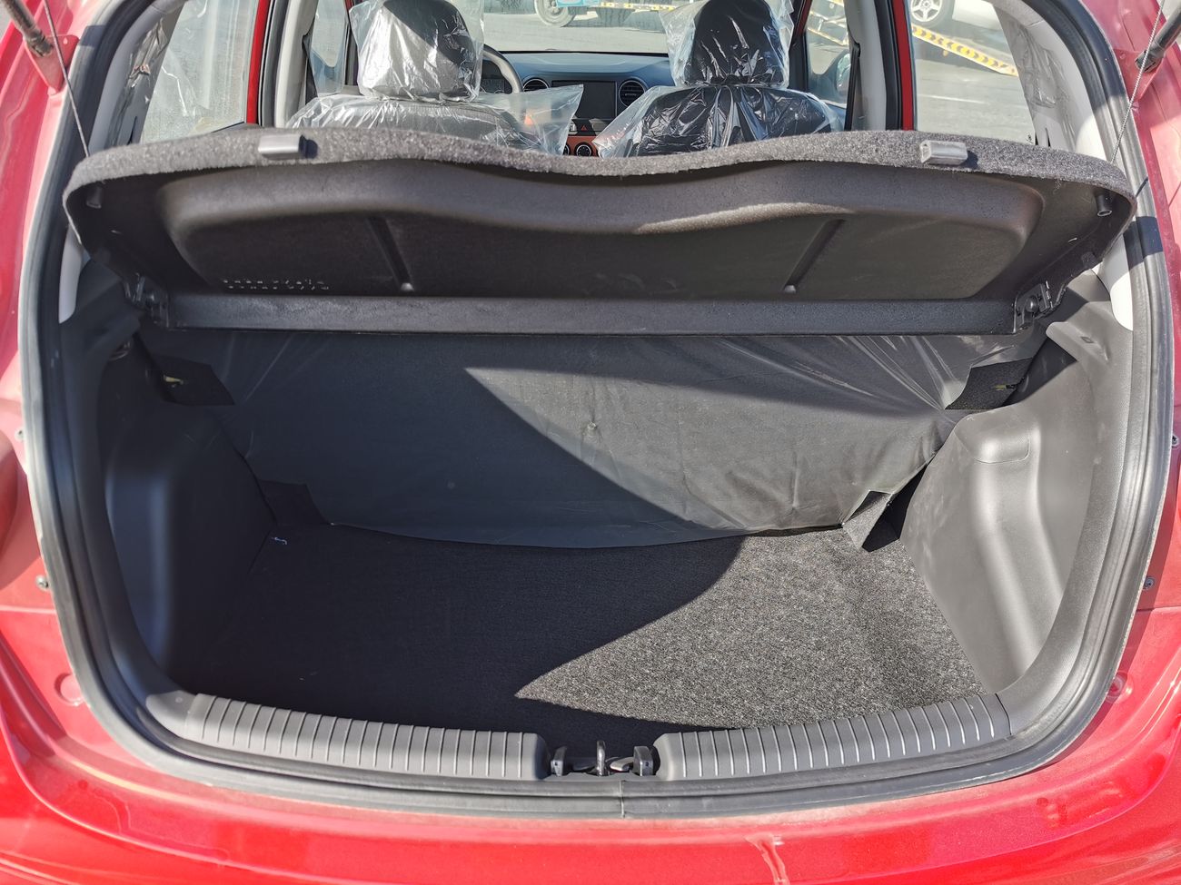 Hyundai Grand i10 1.2L PETROL, 14" TYRE, FABRIC SEATS, XENON HEADLIGHTS (CODE # HGI01)