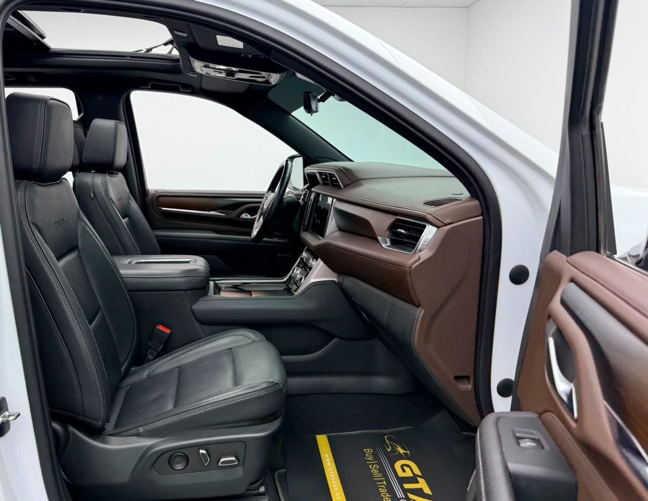 GMC Yukon 2022 GMC Yukon Denali, GMC Service History, 1 Year Warranty, Excellent Condition, GCC