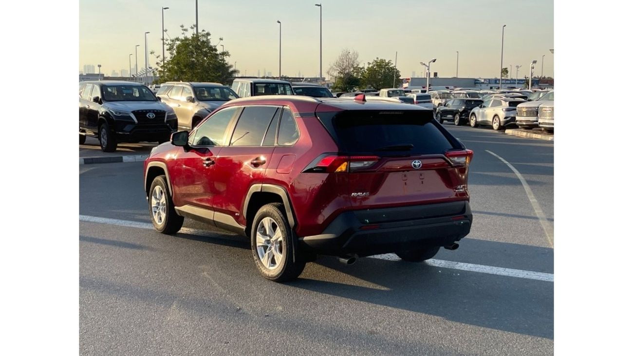 Toyota RAV4 2021 TOYOTA RAV4 XLE HYBRID 4x4 FULL OPTIONS IMPORTED FROM USA