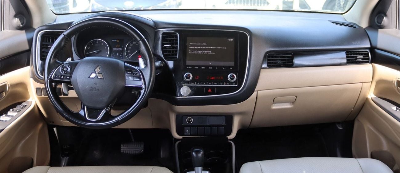 Mitsubishi Outlander GLX HIGHLINE LEATHER ACCIDENTS FREE - GCC - 7STR - 4 WD - PERFECT CONDITION INSIDE OUT