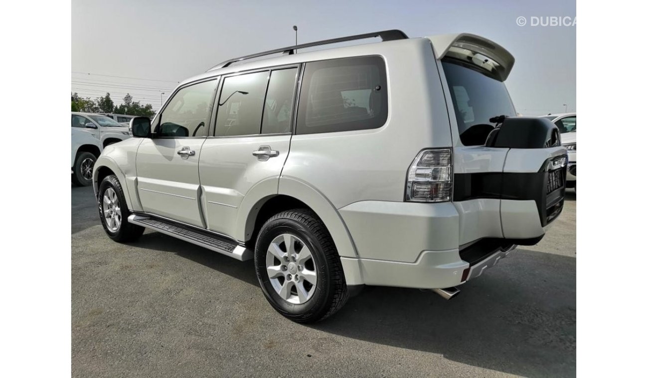 Mitsubishi Pajero 3.5 L