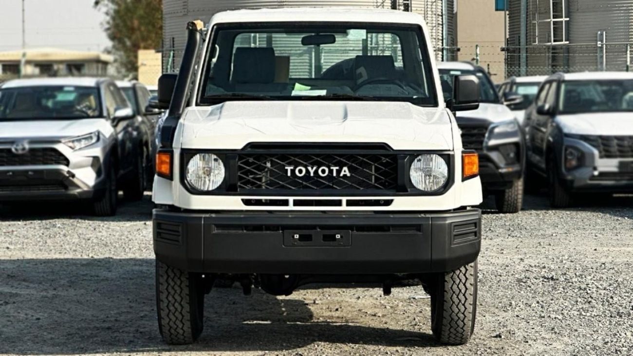 Toyota Land Cruiser Pick Up Toyota/LC79 DSL SC 4.2L /0AEH5 3 seater 2 AIRBAG & ABS NEW FACE MT( for export only )