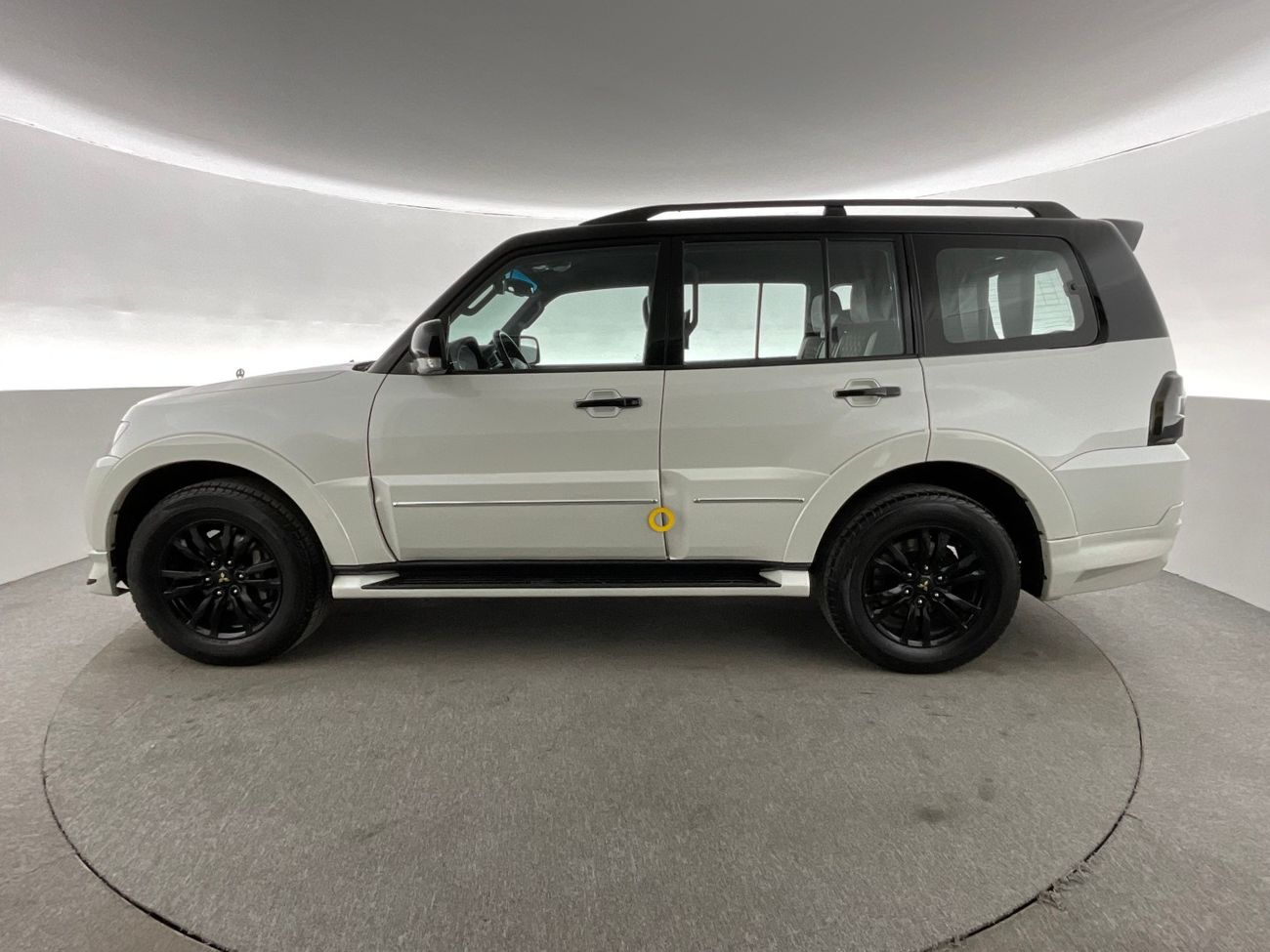 ميتسوبيشي باجيرو Signature Edition | شامل الضمان | 0 ﺪﻔﻋﺓ ﺃﻮﻟﻯ