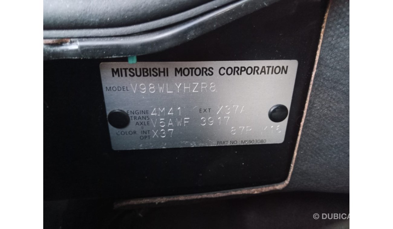 Mitsubishi Pajero MITSUBISHI PAJERO RIGHT HAND DRIVE (PM 882)