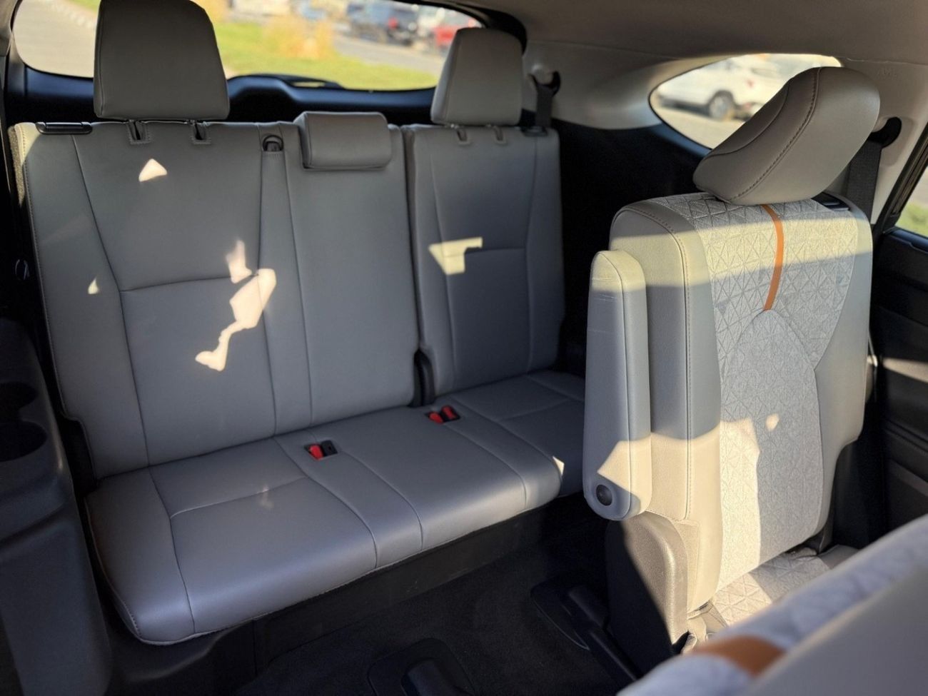 تويوتا هايلاندر Hybrid XLE premium sunroof,leather, push start