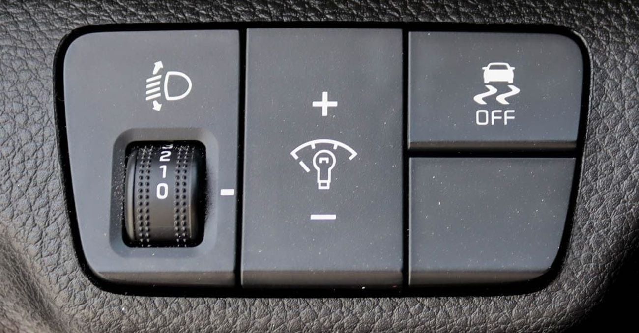 Kia Rio EX 1.4L (107 HP) Hatchback Kia Rio 1.4L 2020 GCC accident-free in excellent condition 683 P.M