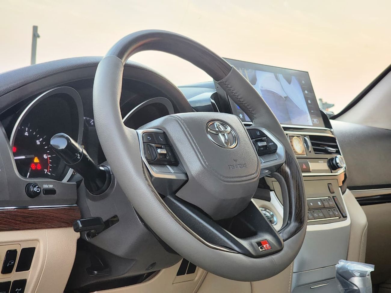 Toyota Land Cruiser VXR 5.7L 4WD UPGRADE 2024