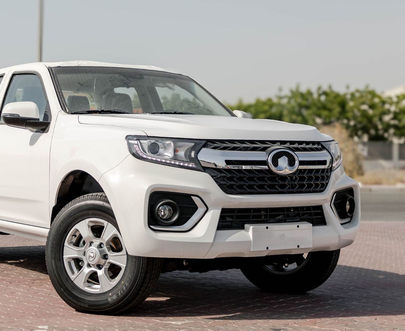 جريت وول وينغل 7 4X4 Standard 2.4L - Manual - Titanium White Inside Black