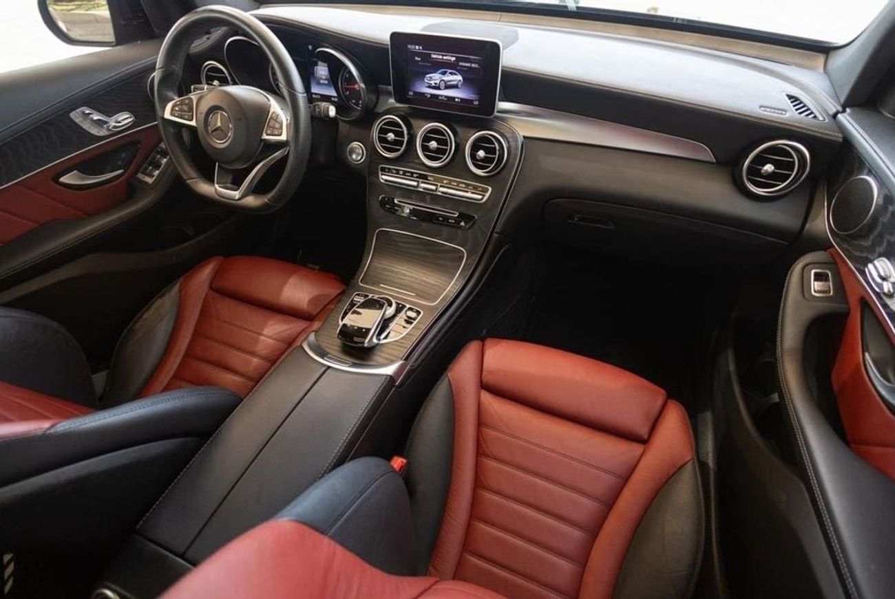 Mercedes-Benz GLC 250 AMG 2.0L Mercedes-Benz GLC250 Coupe AMG 2019 GCC under Warranty with Flexible Down-Payment.