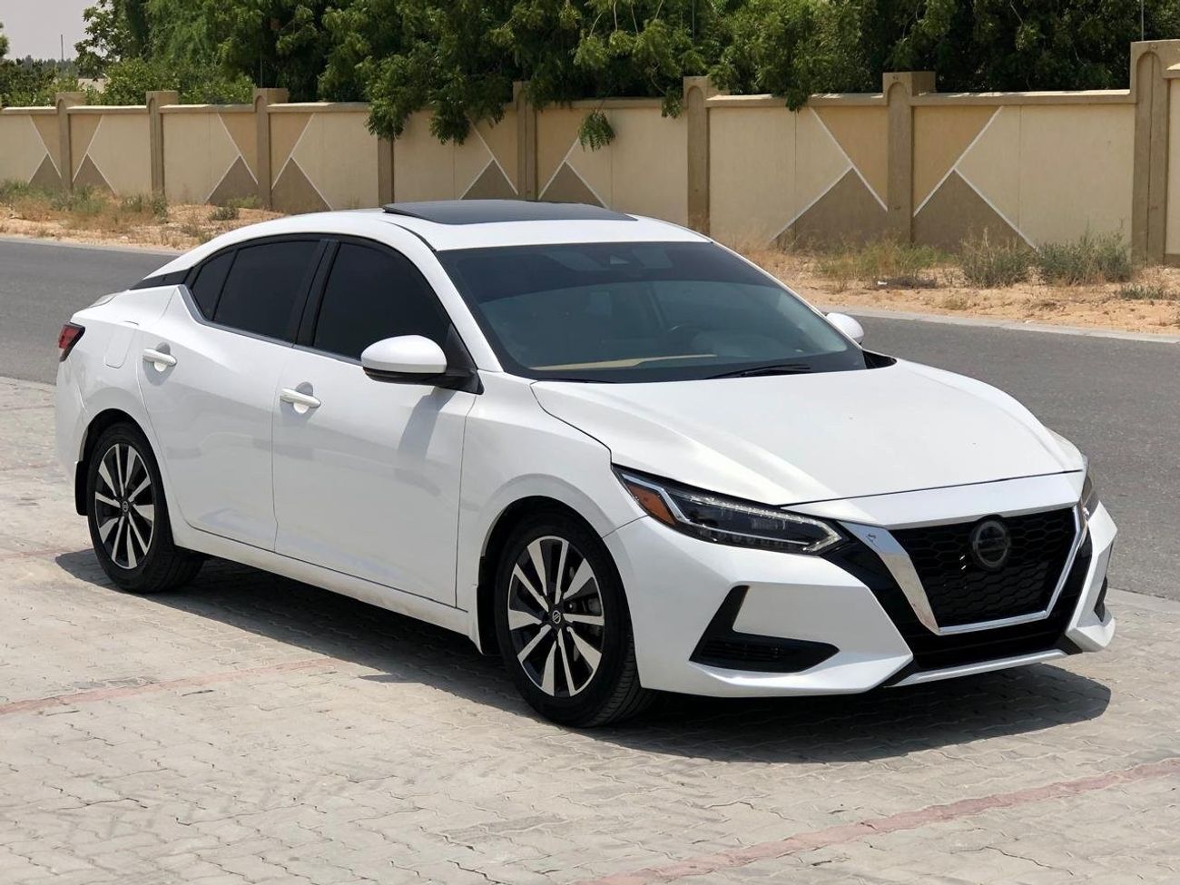 Nissan Sentra SL Nissan Sentra SV 2020-USA top of range ‎نيسان سينترا sv 2020 وارد أعلى مواصفات  2.0L V4