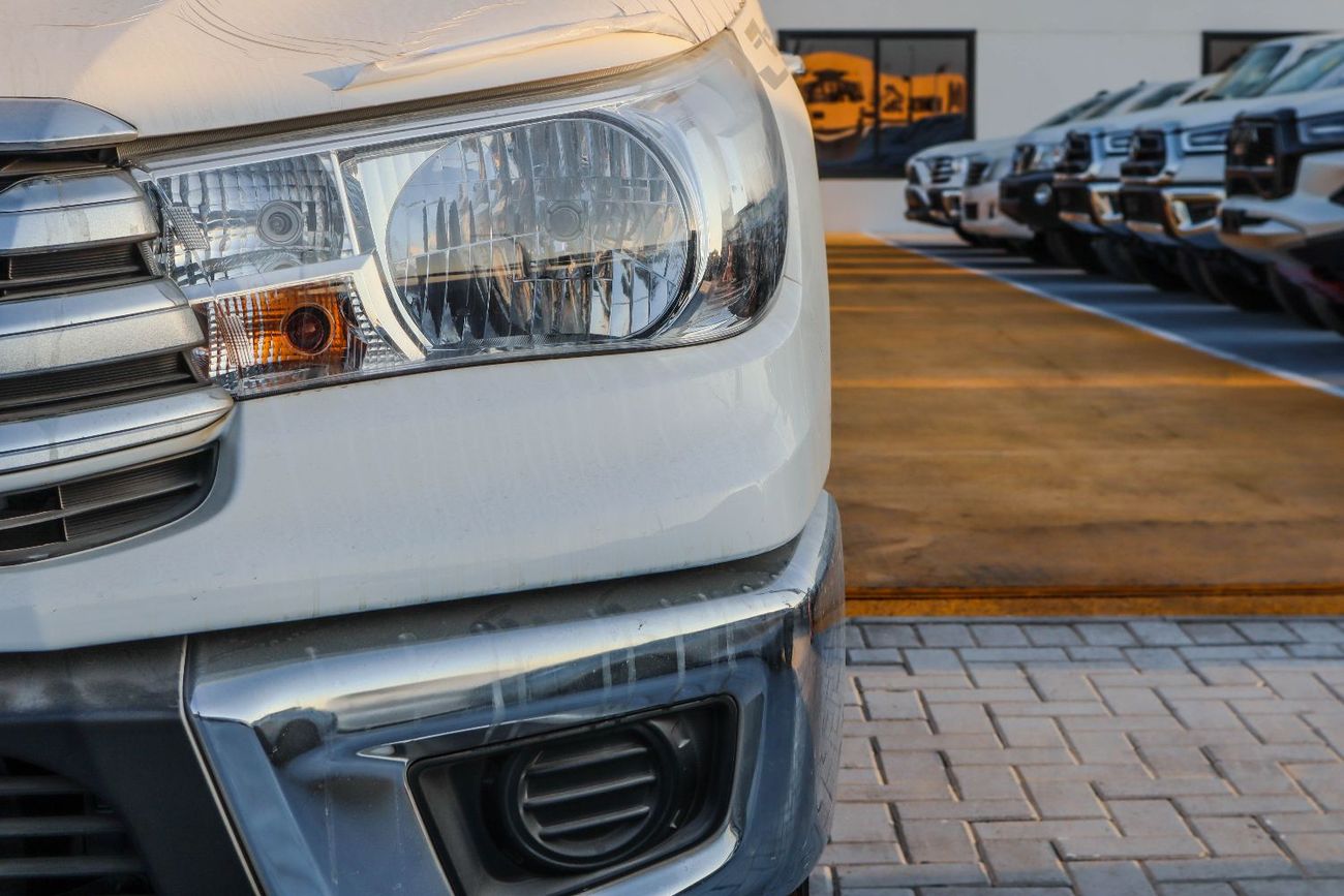 تويوتا هيلوكس GL 2.7L Single Cab Utility