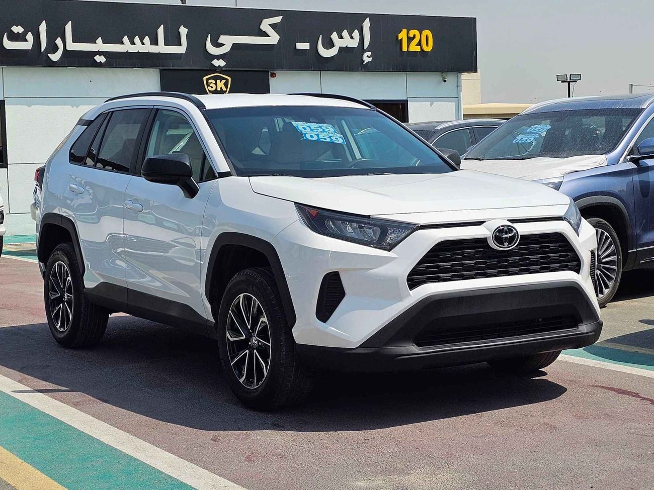 تويوتا راف ٤ LE // 937 AED Monthly // V4 //  MID OPTION (LOT # 25004)