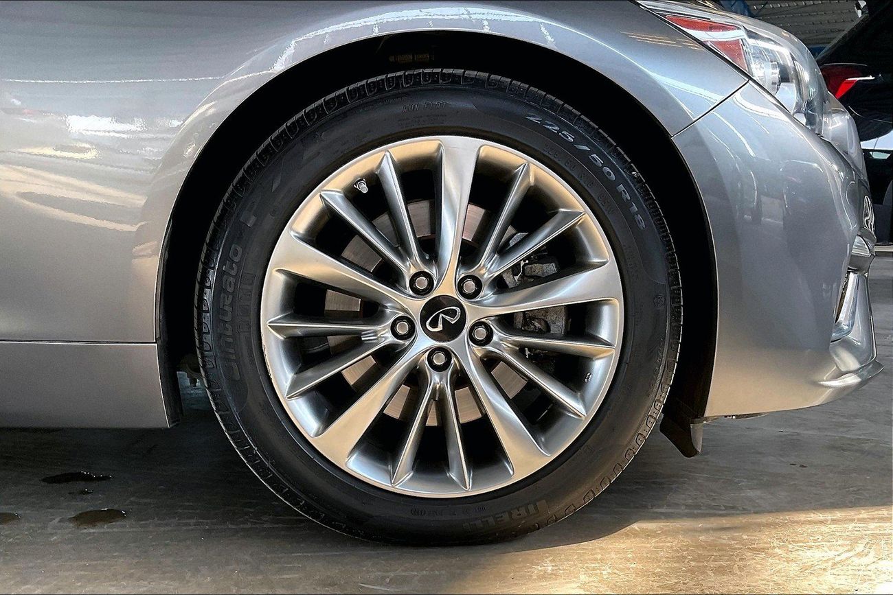 Infiniti Q50 Premium / Luxe | Guaranteed Warranty | 0 Down Payment