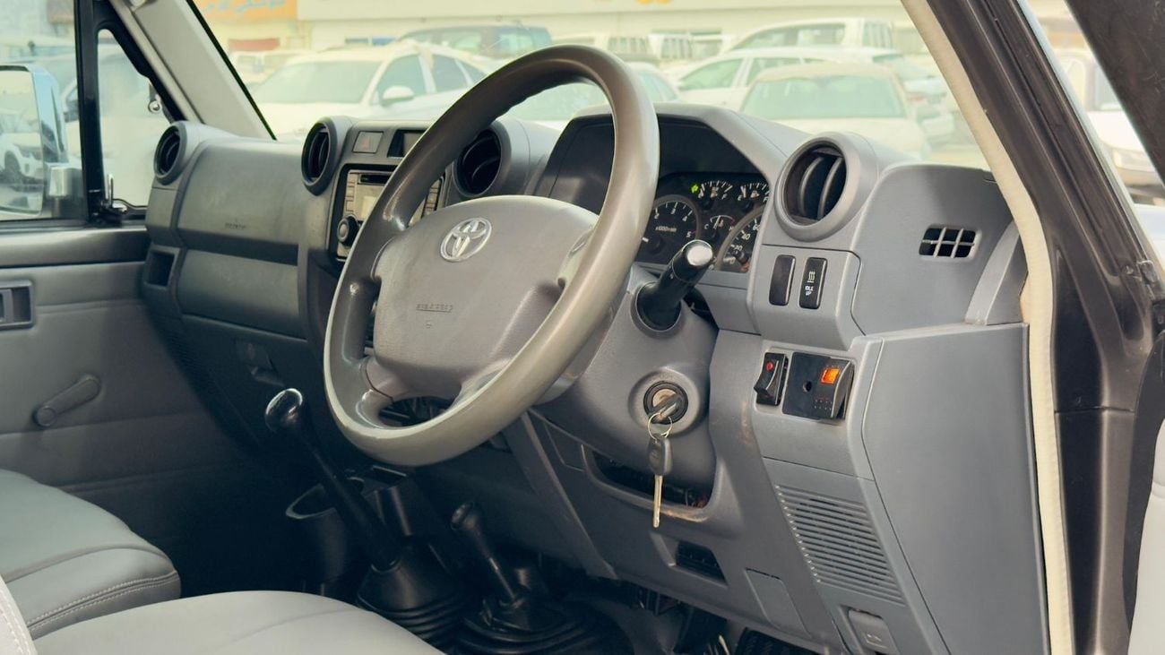 Toyota Land Cruiser HARDTOP | MANUAL TRANSMISSION | 7 SEATER | 4.5L DIESEL ENGINE | RHD