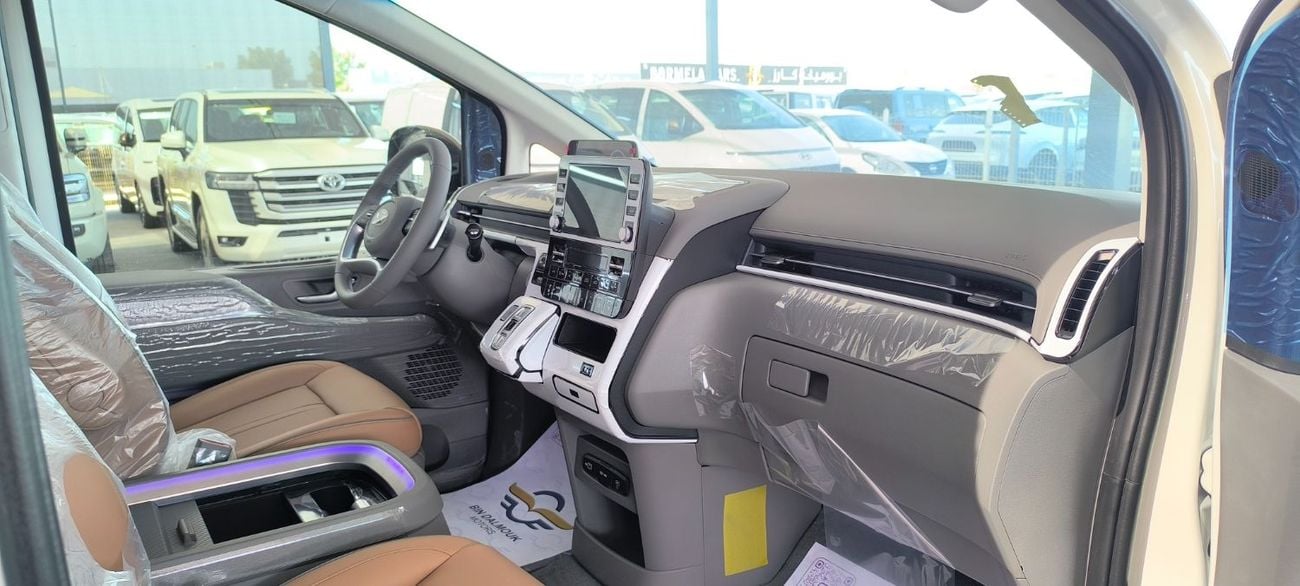 Hyundai Staria 3.5L Luxury (7 Seater)