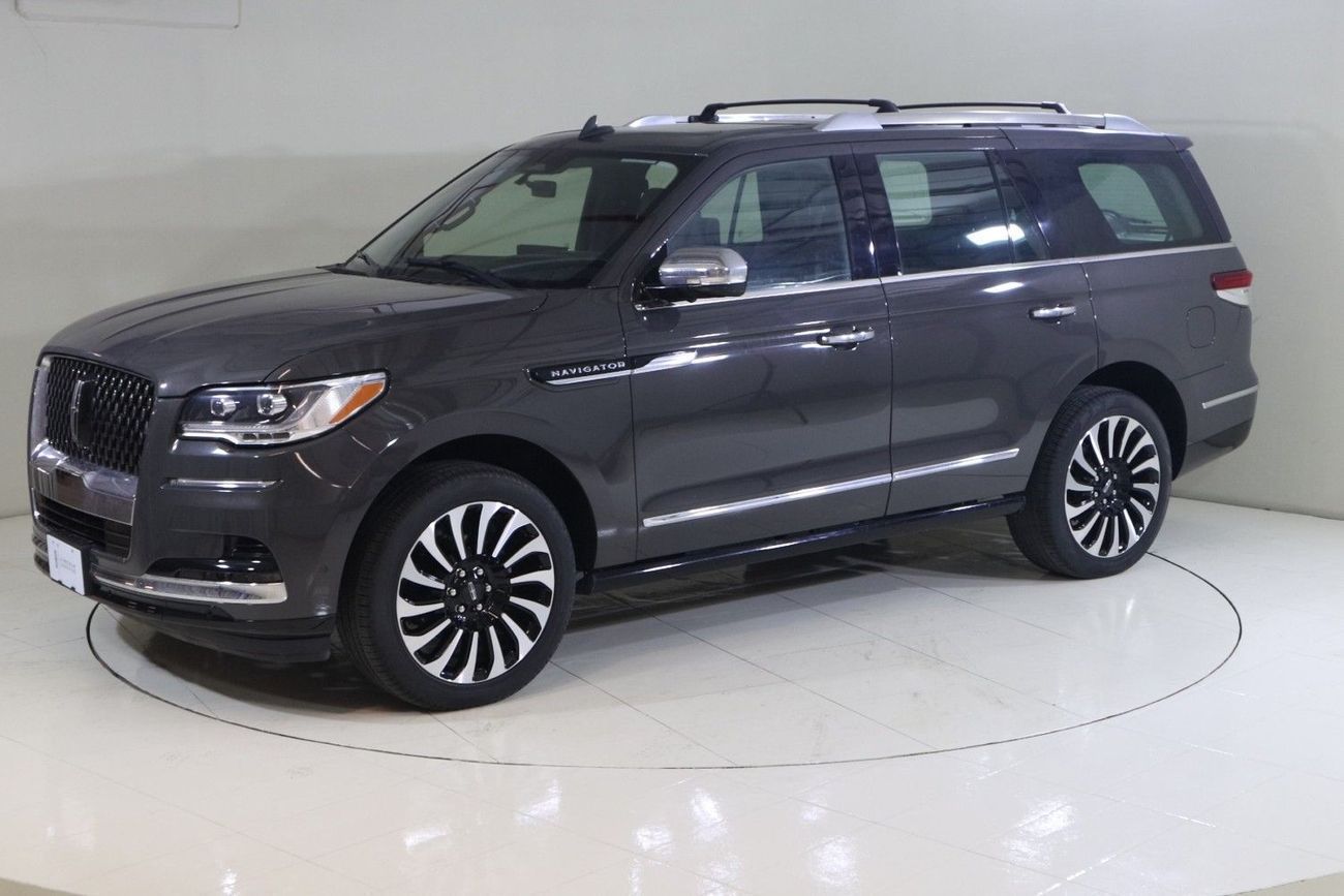 Lincoln Navigator PRESIDENTIAL 3.5L N1923 / AL TAYER MOTORS / AL QOUZ SHOWROOM