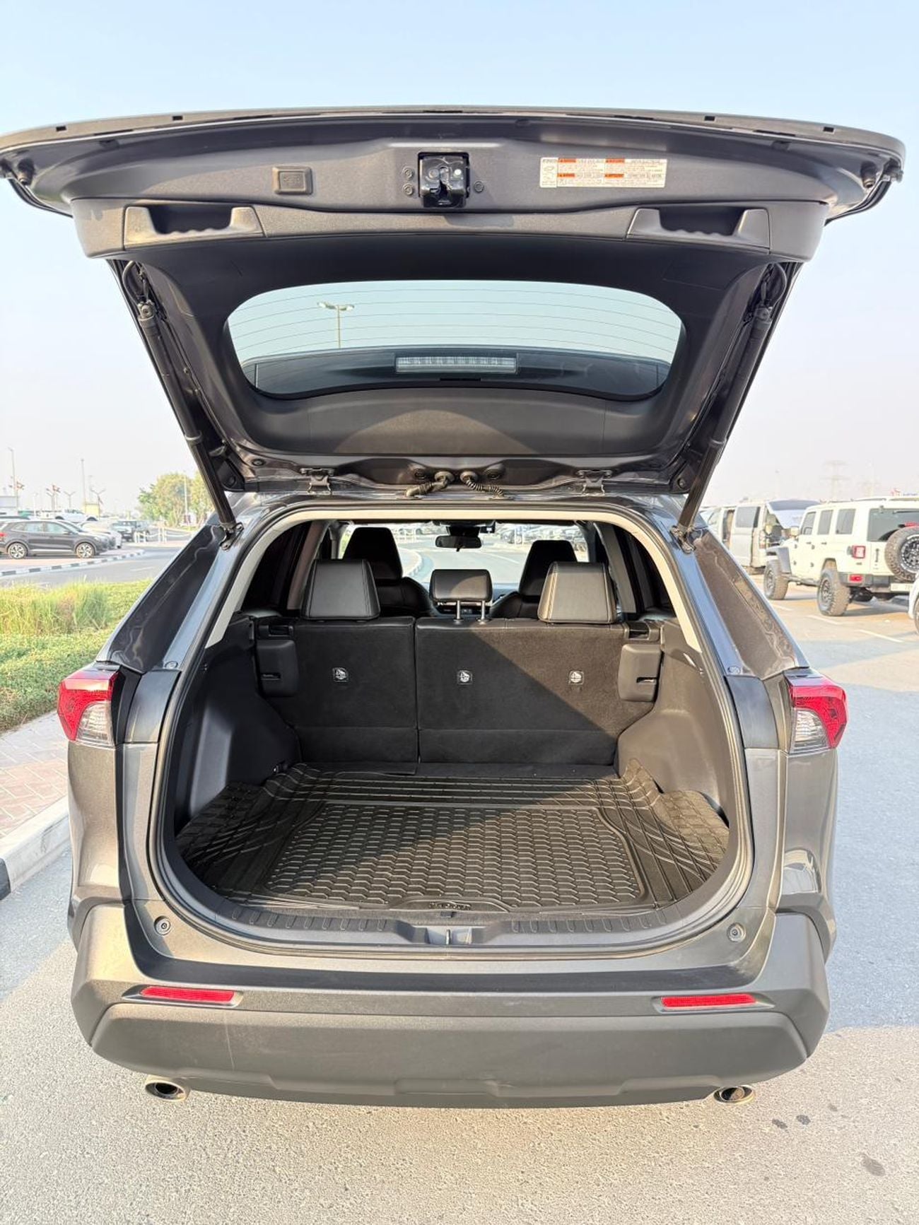 Toyota RAV4 XLE 2023