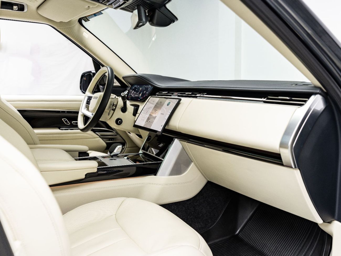 Land Rover Range Rover HSE P400 3.0L 2024 Range Rover HSE P400, 3.0 TC I6, 4WD, 400bhp, 8 Speed Auto