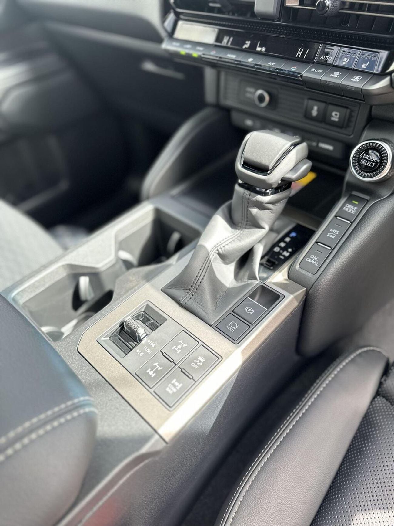 Toyota Land Cruiser 2.8D MHEV Invincible Auto 4WD Euro 6 (s/s) 5dr (LWB) (EXPORT ONLY) Right Hand Drive