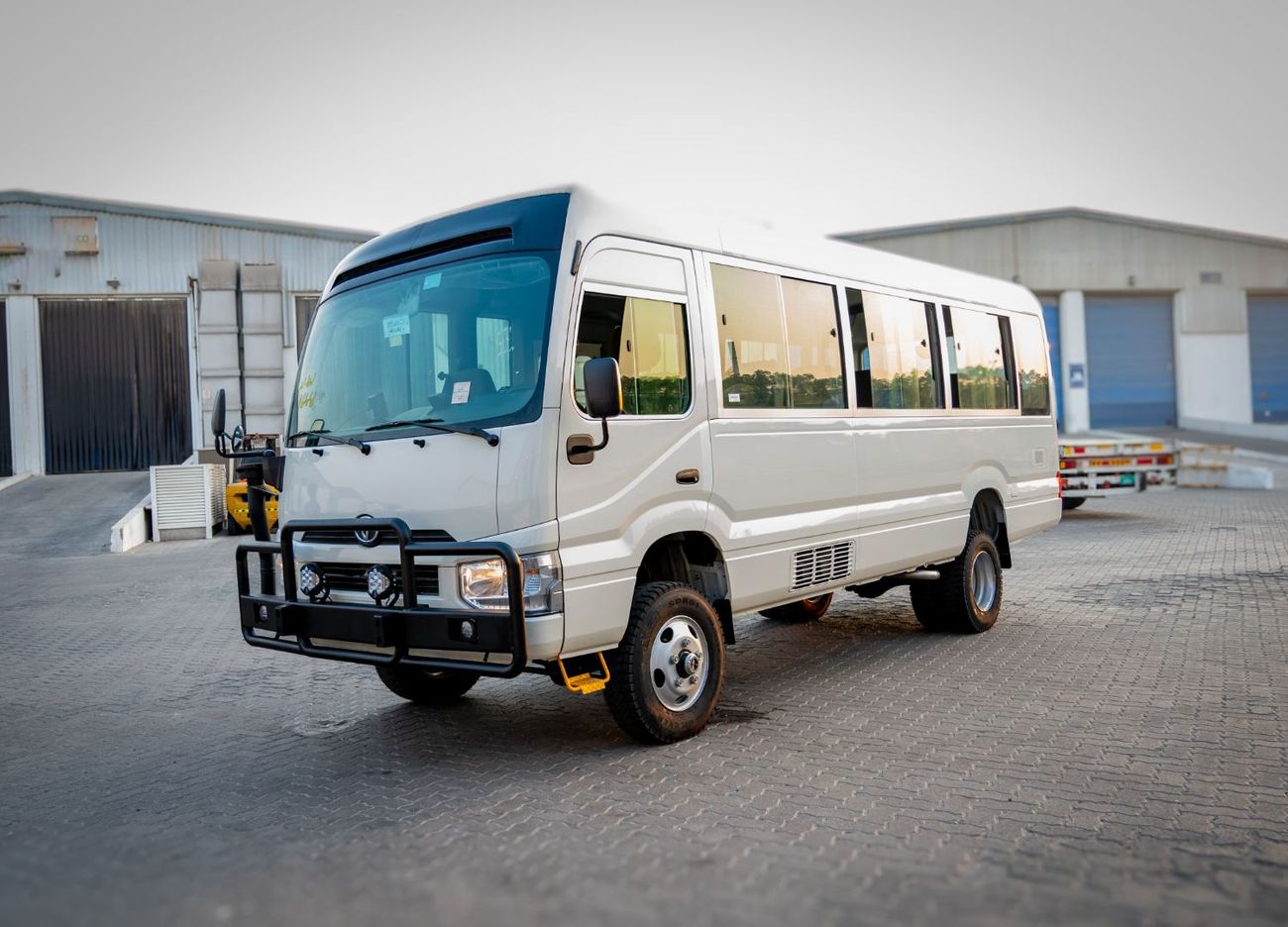 تويوتا كوستر 4.2 DSL MANUAL BUS 30 SEATS | 4x4