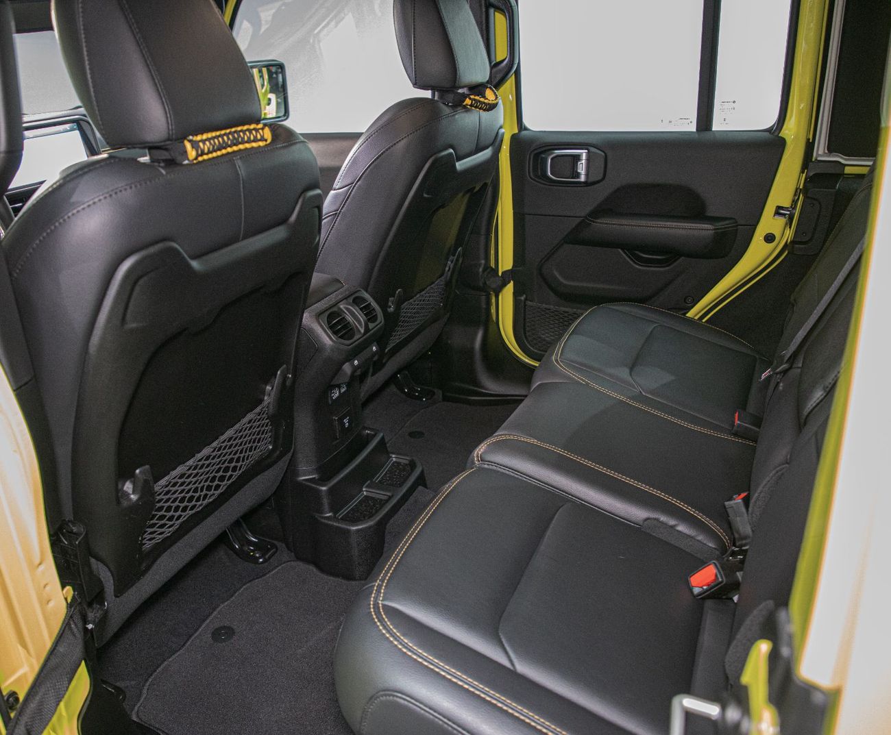 جيب رانجلر Unlimited Sahara 2.0L A/T