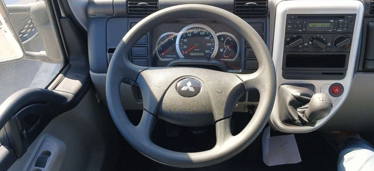ميتسوبيشي فوسو كانتير Mitsubishi Canter Cargo Body 4.2L Diesel MT 2024YM
