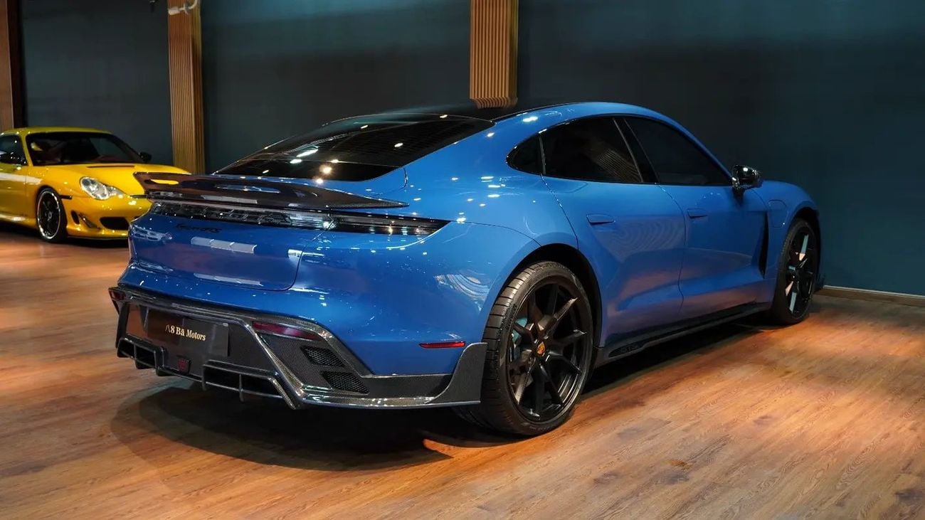 بورش تايكان GTS | Super Clean and Very Low Mileage | Carbon Fiber Package