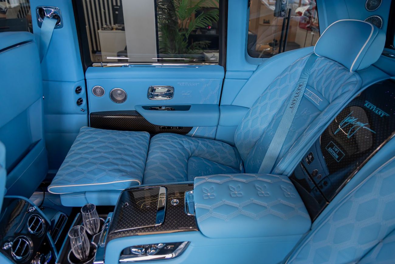 رولز رويس كولينان ROLLS ROYCE COLLINAN - 2025 - BY KEYVANY - 1 OF 1  PERFECT CONDITION - BLACK BADGE