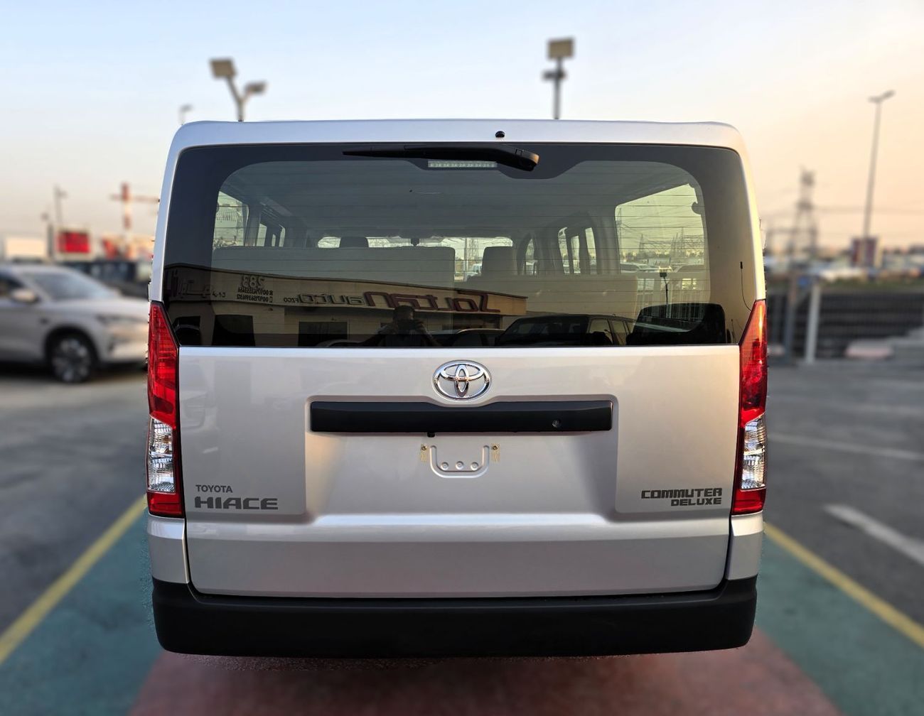 Toyota Hiace Toyota Hiace Std Roof Newshap 2.8l Diesel M/T 15 Seats White Color 2025 Model