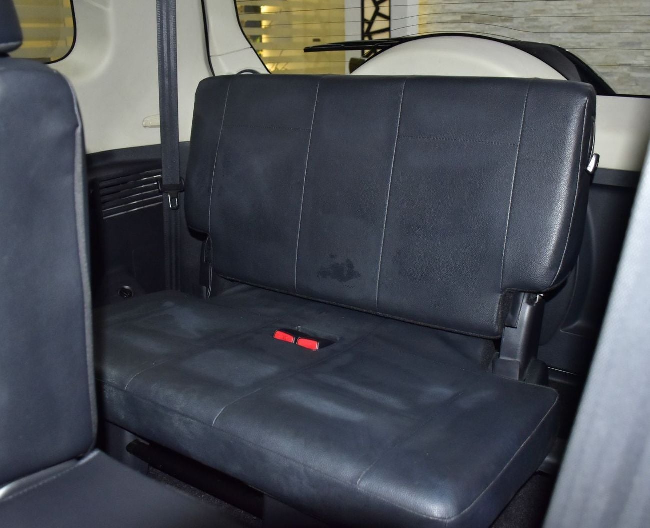 Mitsubishi Pajero GLS HIGHLINE TOP EXCELLENT DEAL for our Mitsubishi Pajero Di-D ( 2012 Model ) in White Color GCC