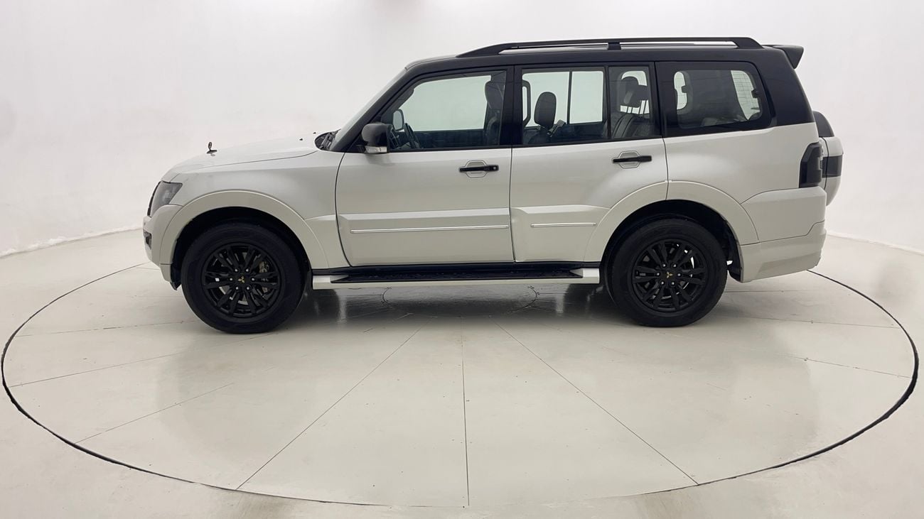 ميتسوبيشي باجيرو SIGNATURE EDITION 3.8 | بدون دفعة مقدمة | اختبار القيادة في المنزل