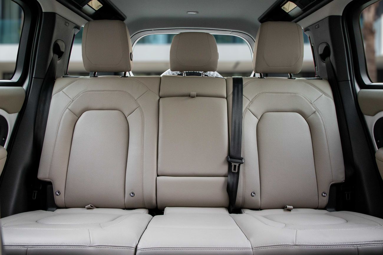 Land Rover Defender 6,463 P.M | Defender P300 110 | 0% Downpayment | Perfect Condition!