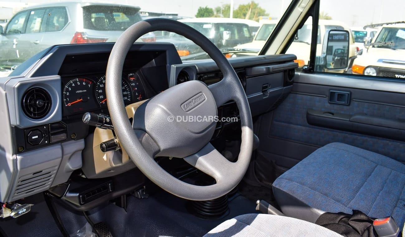 Toyota Land Cruiser Pick Up LX V6