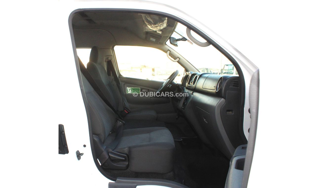 Nissan Urvan Std Nissan Urvan 2020 GCC high roof, high chair, manual gear, in excellent condition