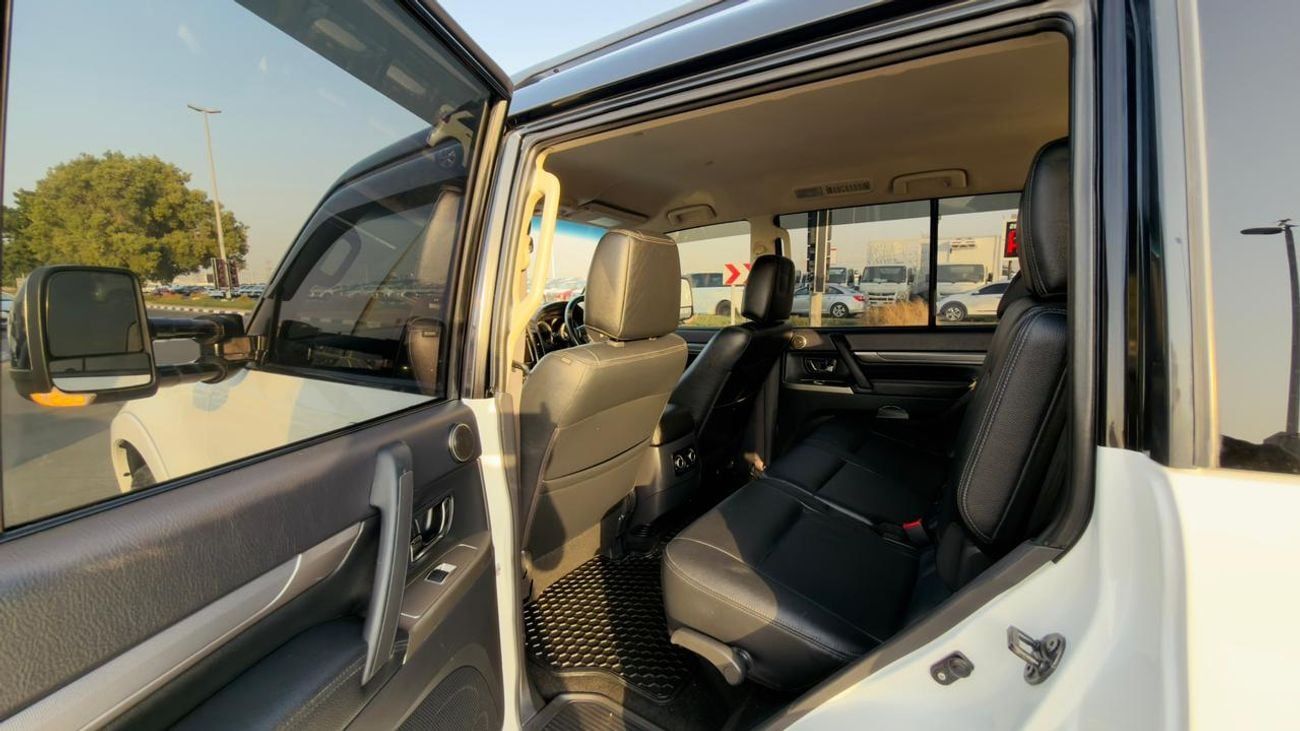 ميتسوبيشي باجيرو -