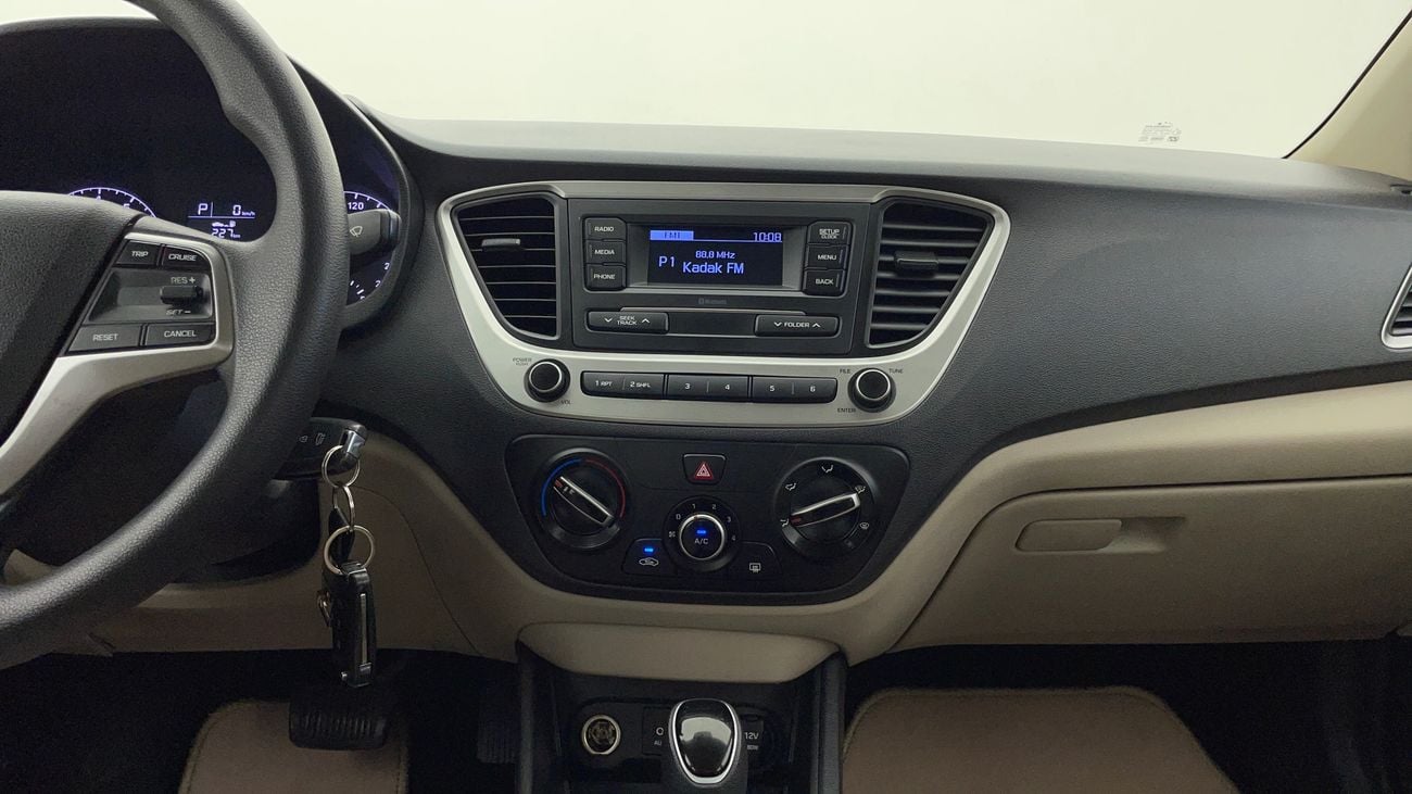 هيونداي أكسنت GL 1.6 | بدون دفعة مقدمة | اختبار القيادة في المنزل